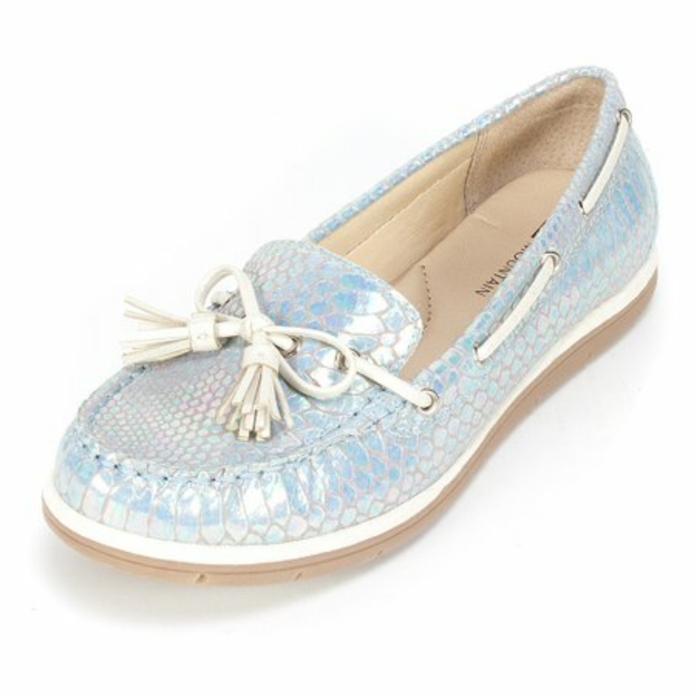 NIB 7 White Mountain Leather Boat Shoes